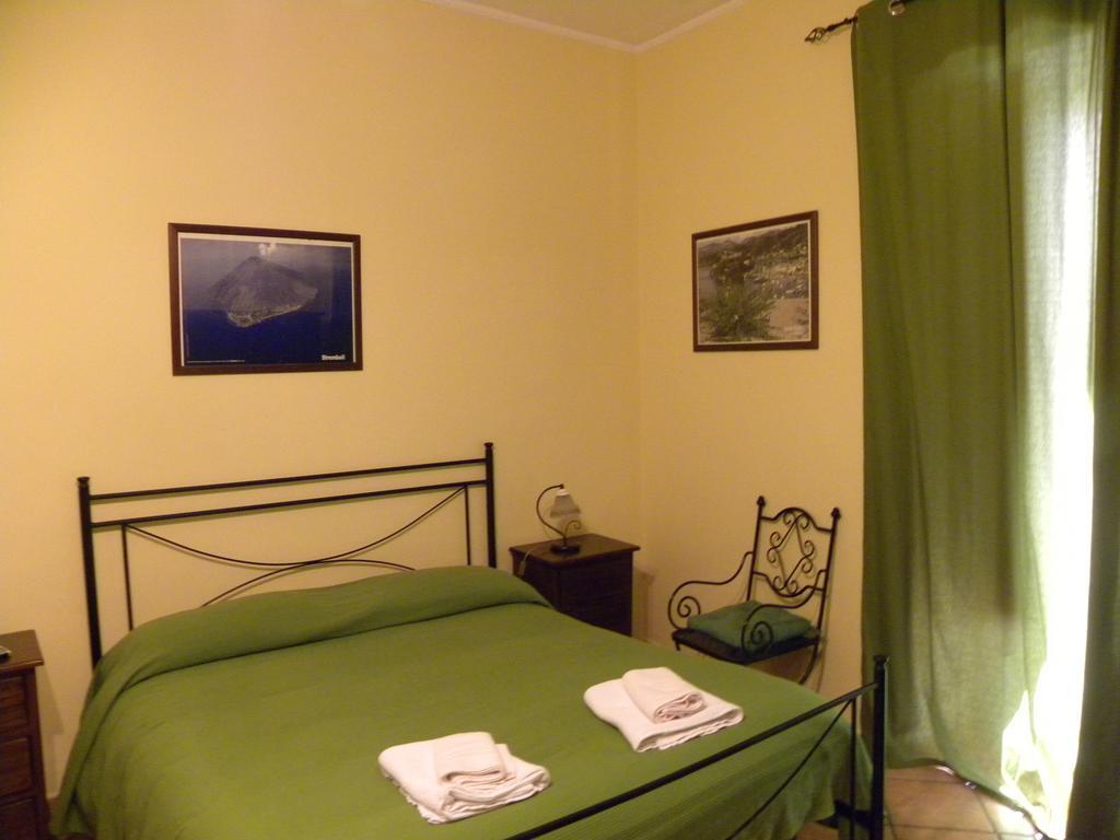 Case Vacanze Albamarina Липари Стая снимка